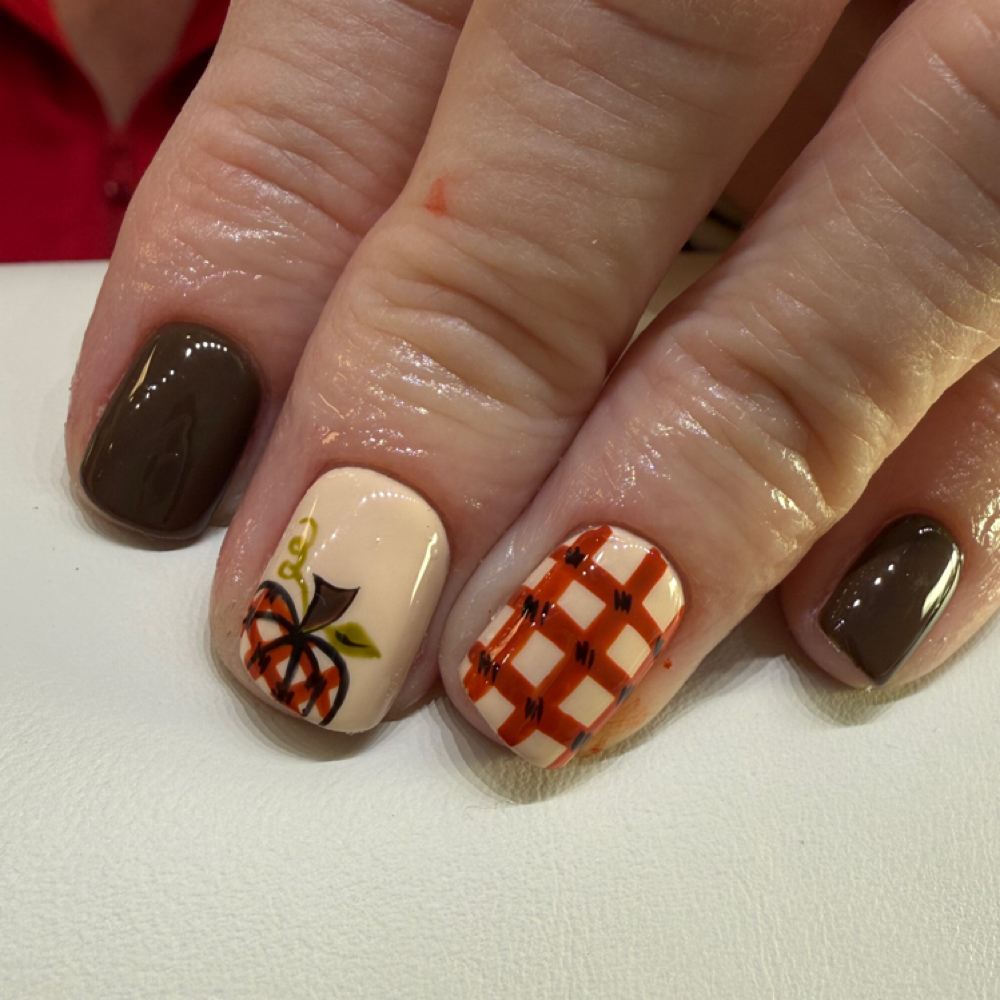 Gel manicure at Nailzz By Juliet in Tucson, AZ