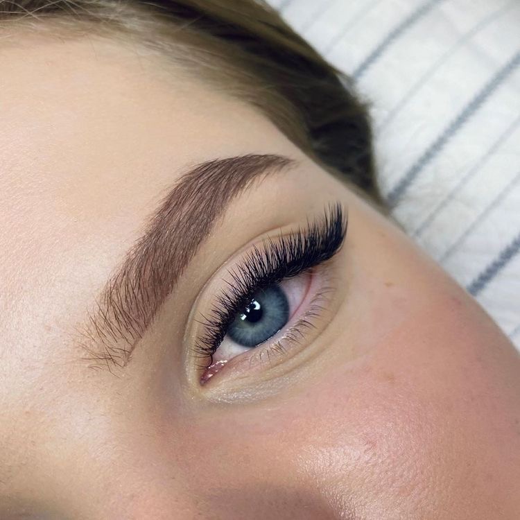 Eyeliner Effect Eyelash Extensions