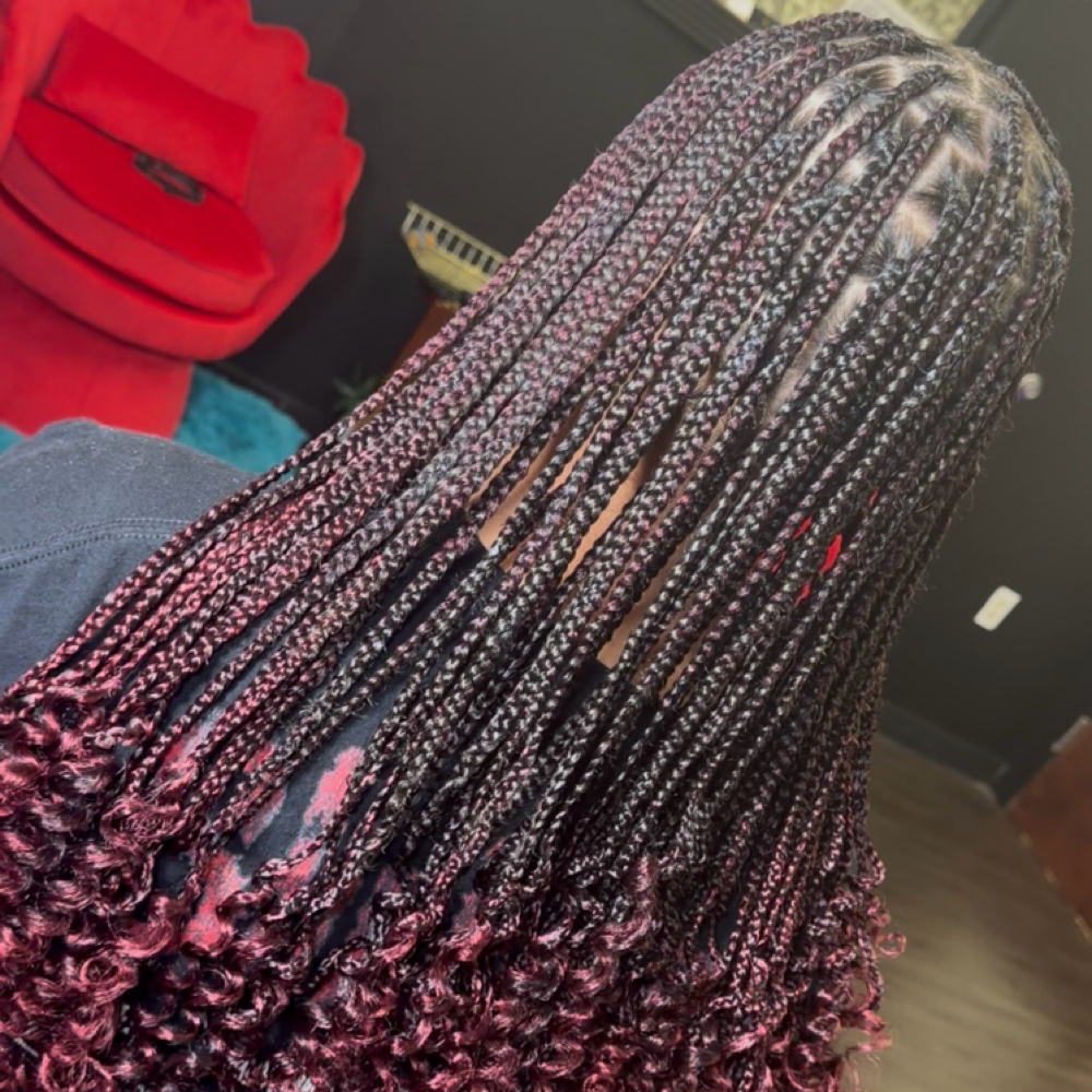 Smeduim Knotless at The Crochet Lounge in Charlotte, NC