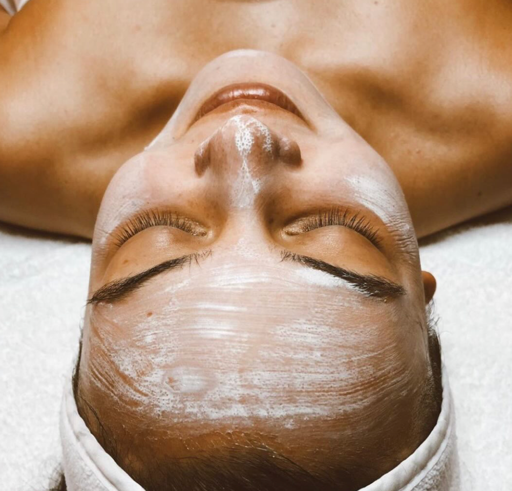 Caviar Lime & Passionfruit Facial