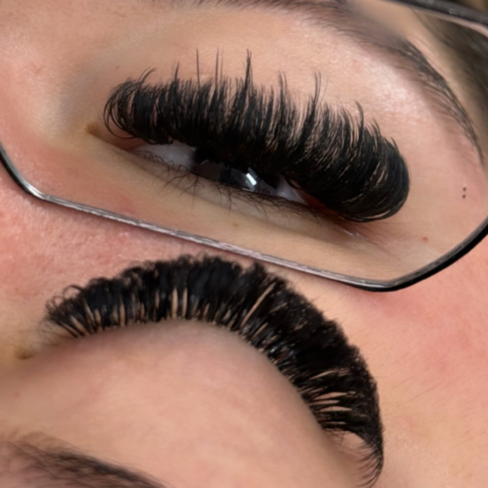Volume Full Set at Lashes by LeslieT in Brighton, CO