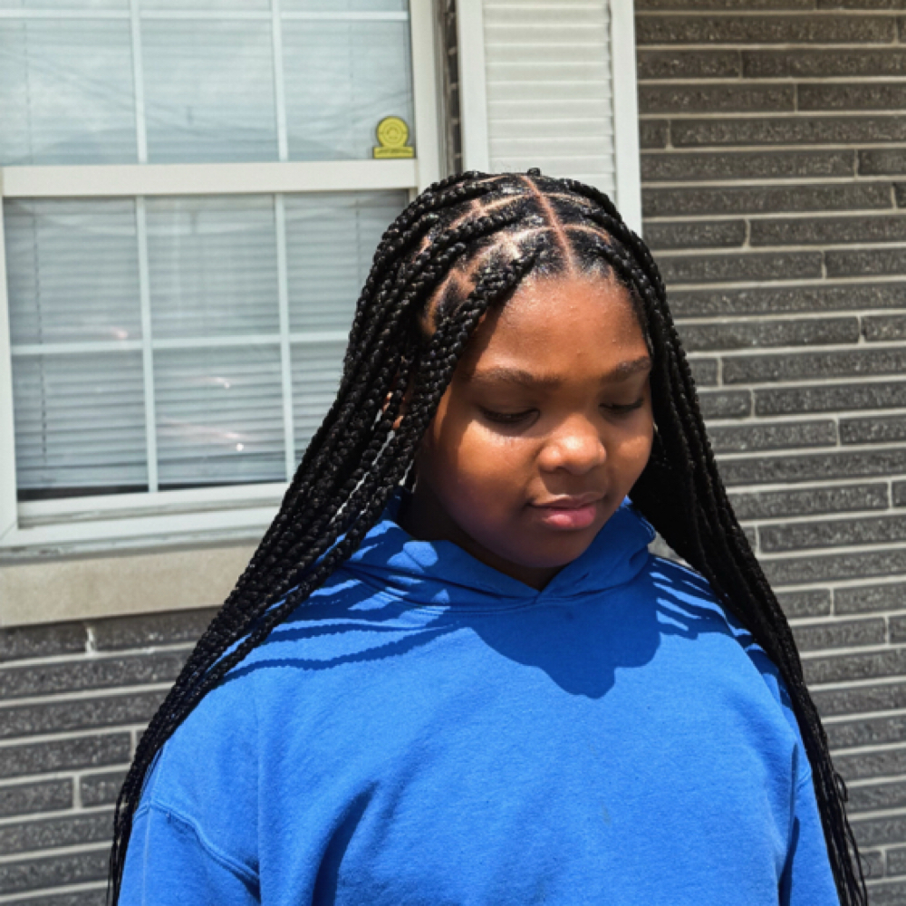 Medium Knotless at TheHairAllure in Indianapolis, IN