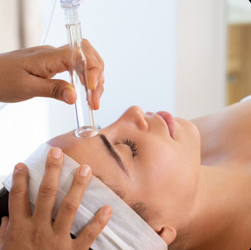 HydraFacial Lympatic Drainage at estheticsbyev in Southbury, CT