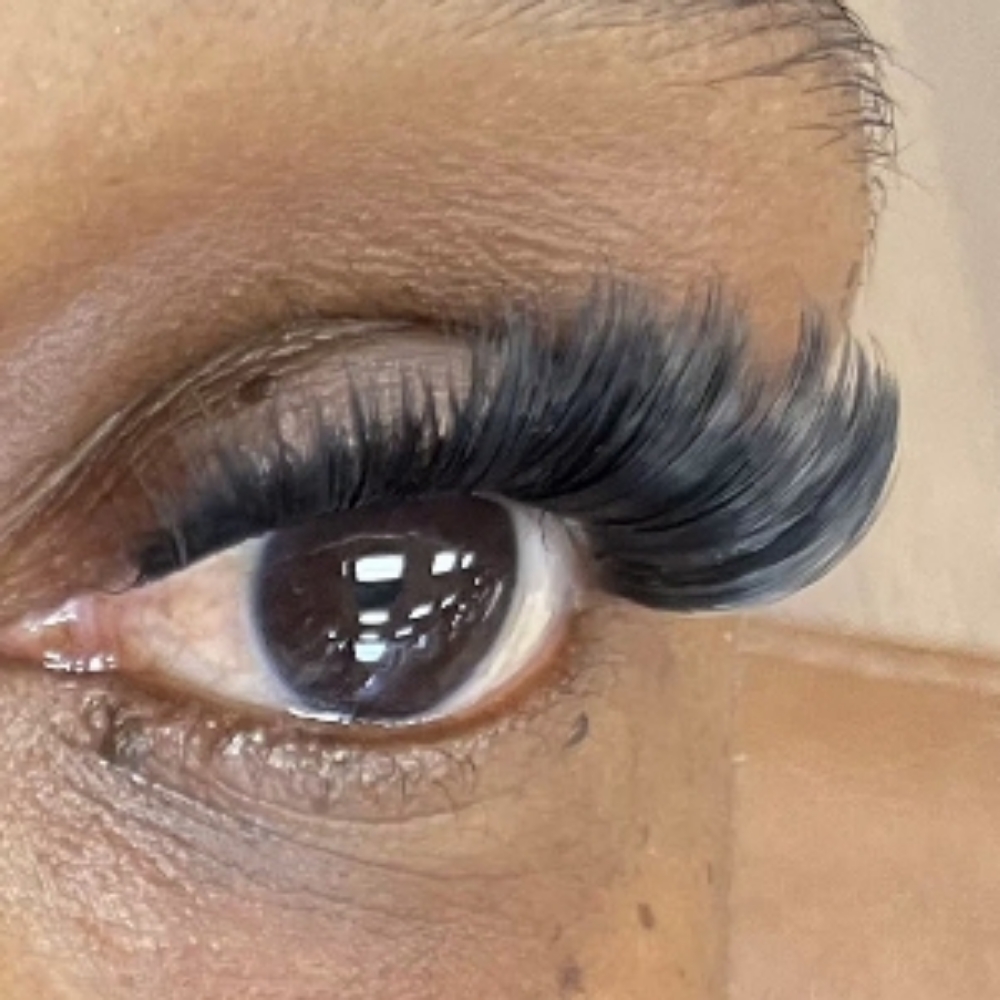 Lash Cluster Set/Dramatic/2 Layers at Shear Genius Beauty Bar in Lafayette, LA