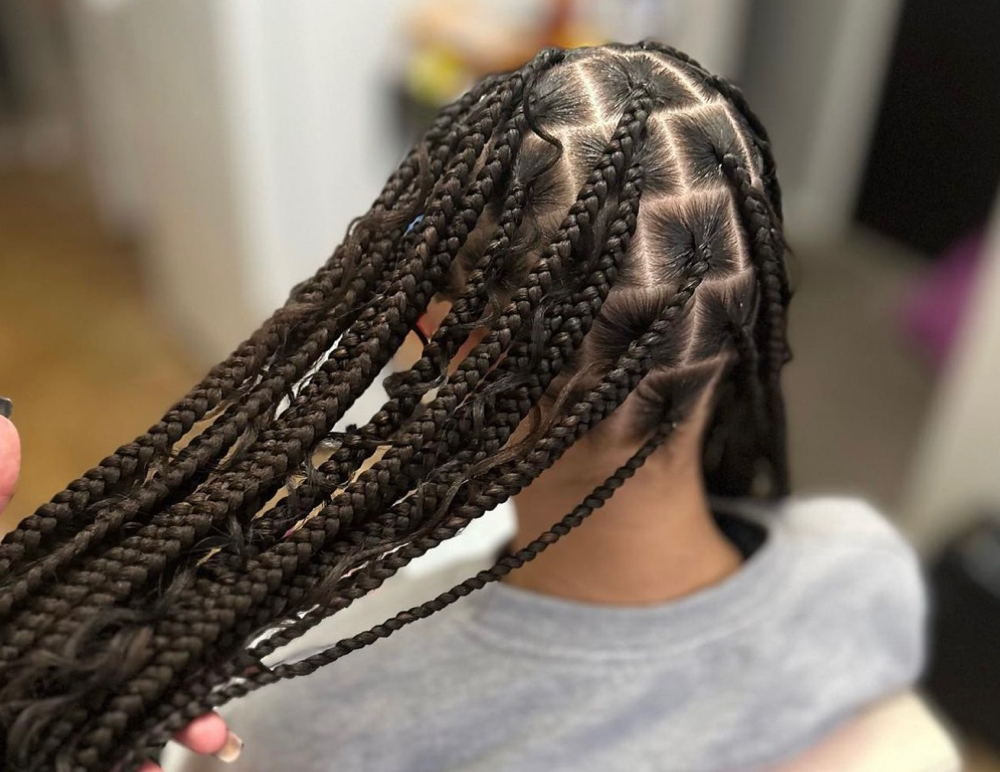 Medium Knotless Braids