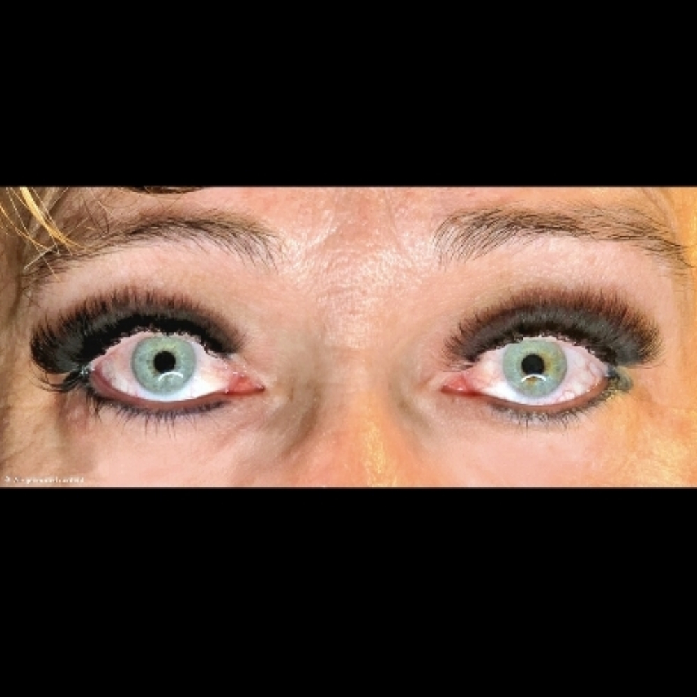 Mega Volume Lashes at Meranda in Grants Pass, OR