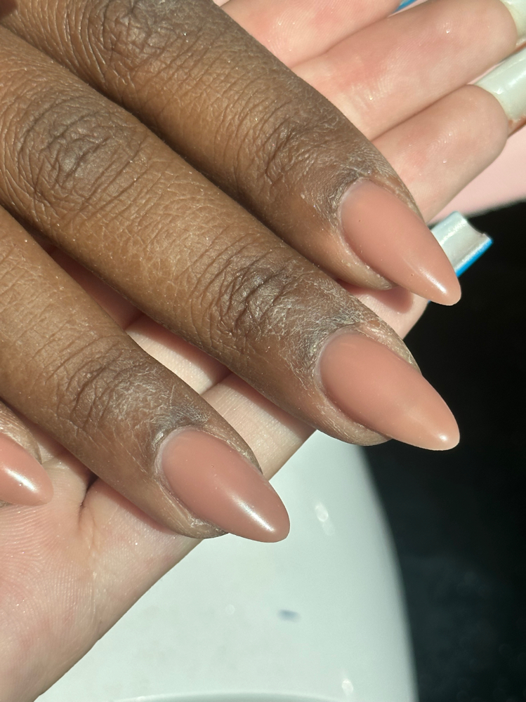 structered gel manicure