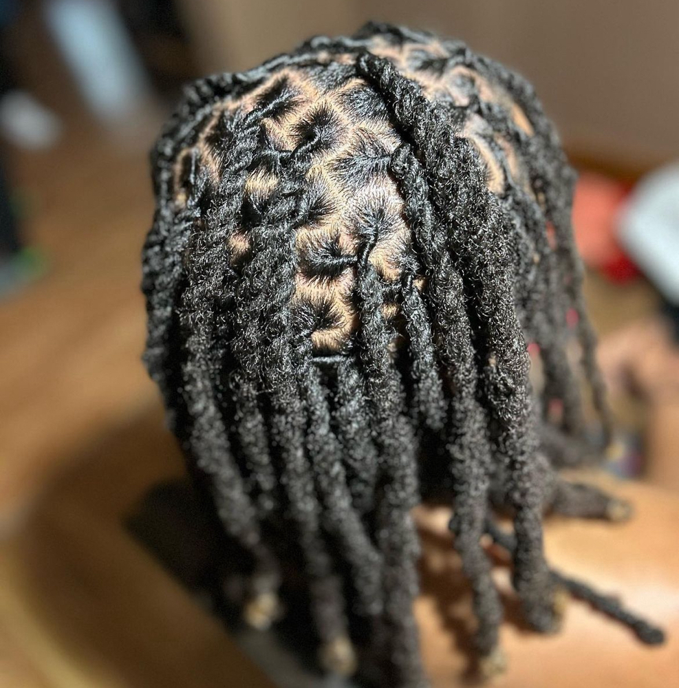 Loc Style at SimoneSlays in Elyria, OH