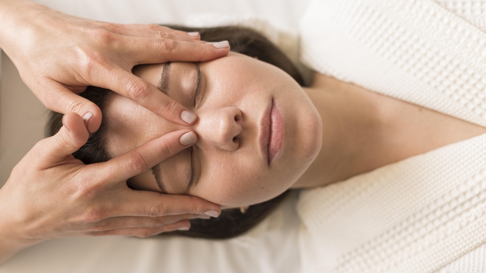 Acupressure Facial