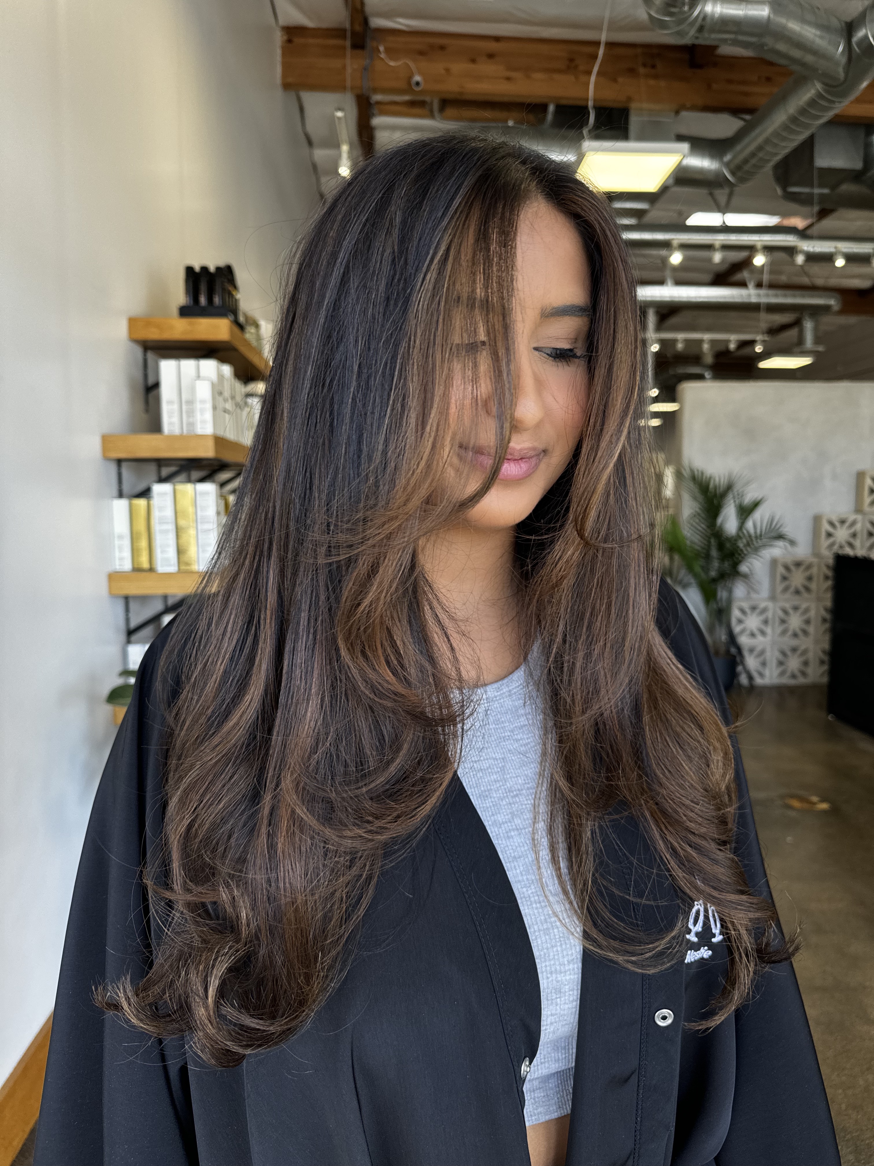 PARTIAL DIMENSIONAL BRUNETTE