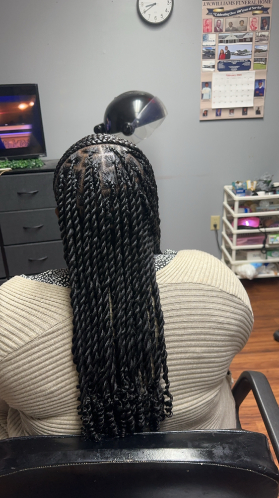 Twist at Santia’s Pretty Bar in Americus, GA