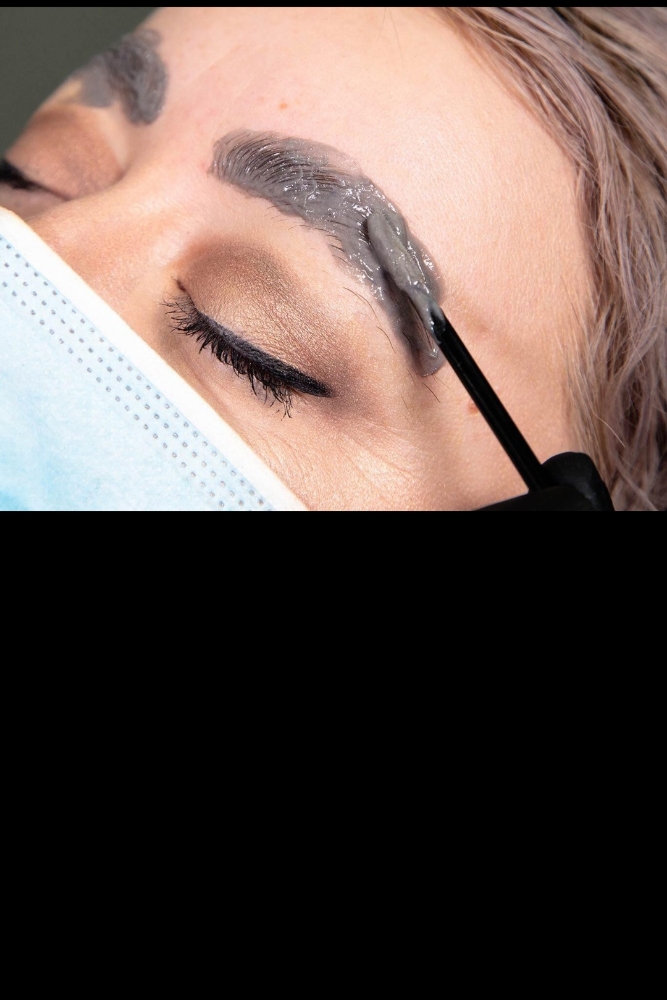 Brow Lamination & Tint