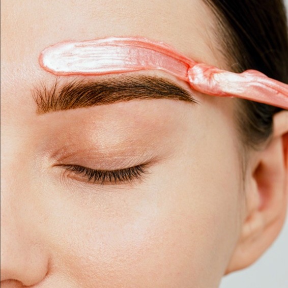 Eyebrow shape and wax