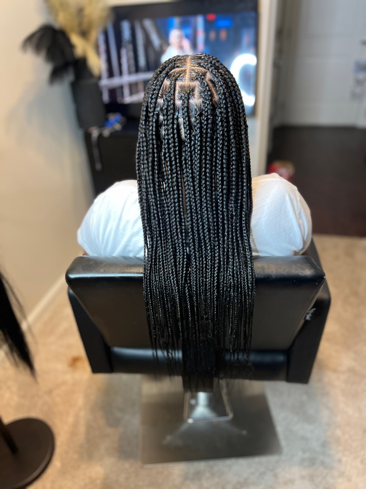Medium Knotless