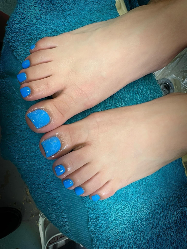 Gold’N Pedicure