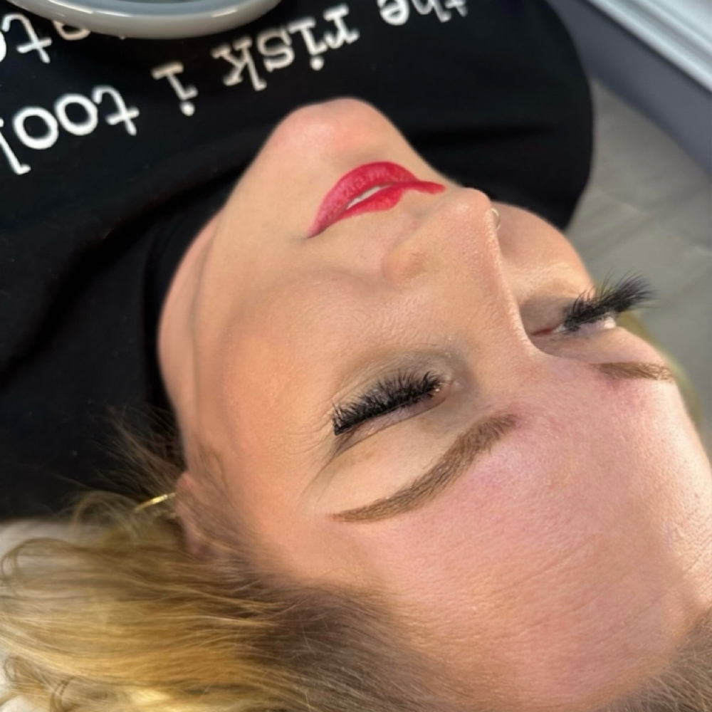 Eyebrow Fill & Shape