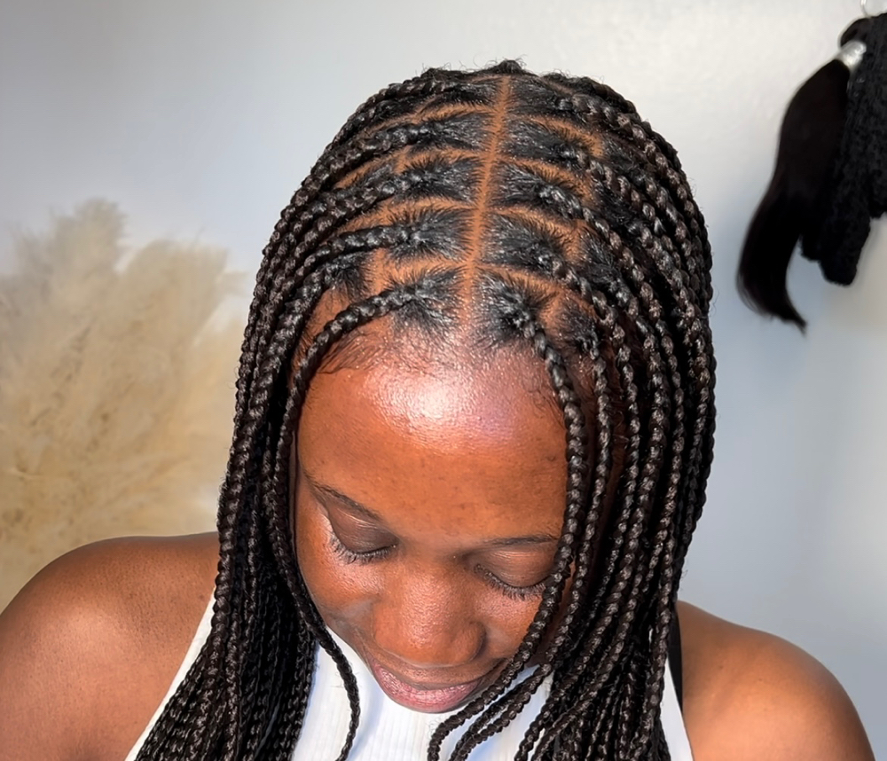 Medium Knotless Braids Shoulder