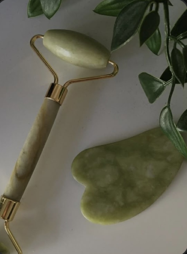 Cooling Jade Roller Facial