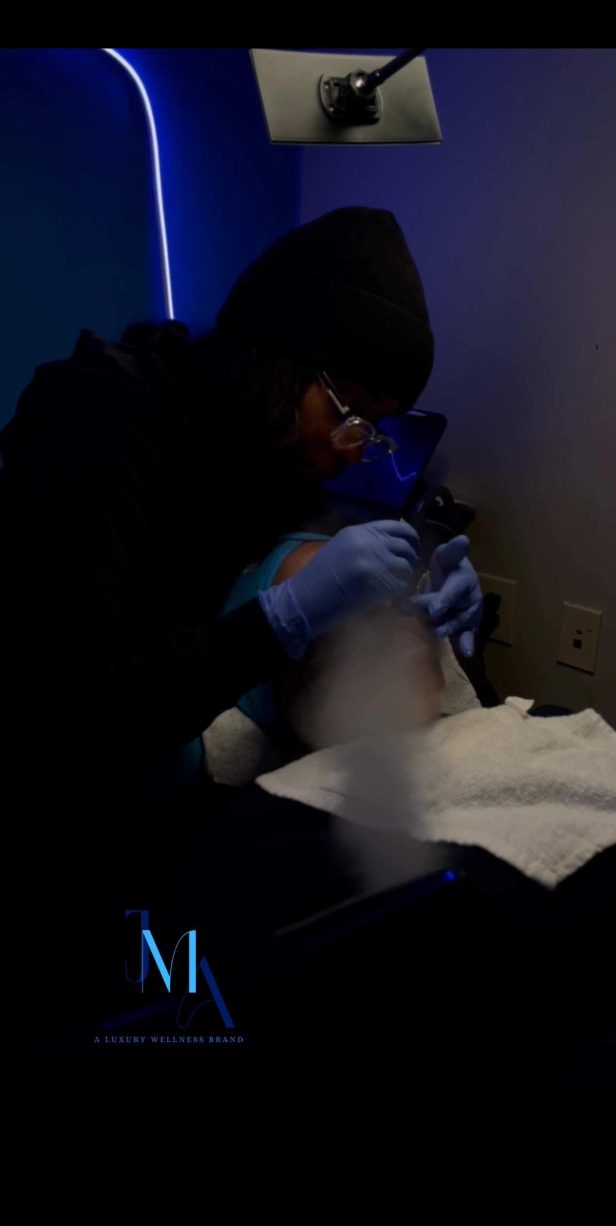Dermaplane Facial
