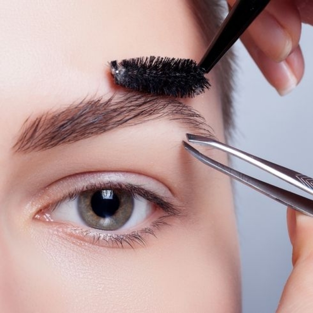 Brow Tweezing at Beauty By She in Knoxville, TN
