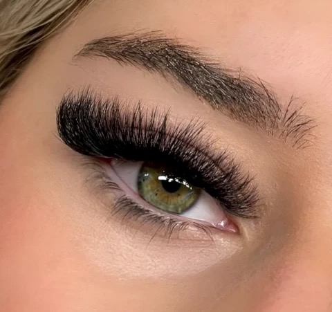Mega Volume Lashes Full Set