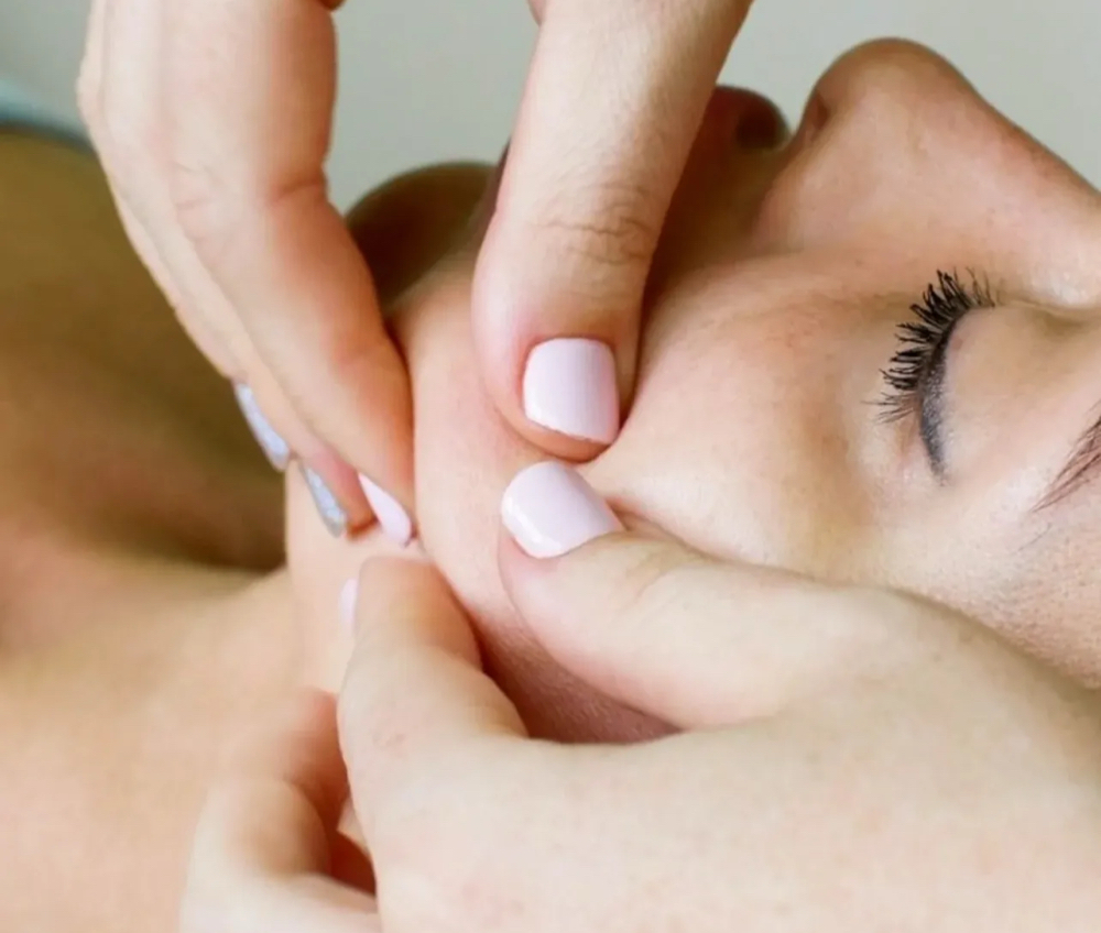 RESPOKE SCULPTURE FACIAL