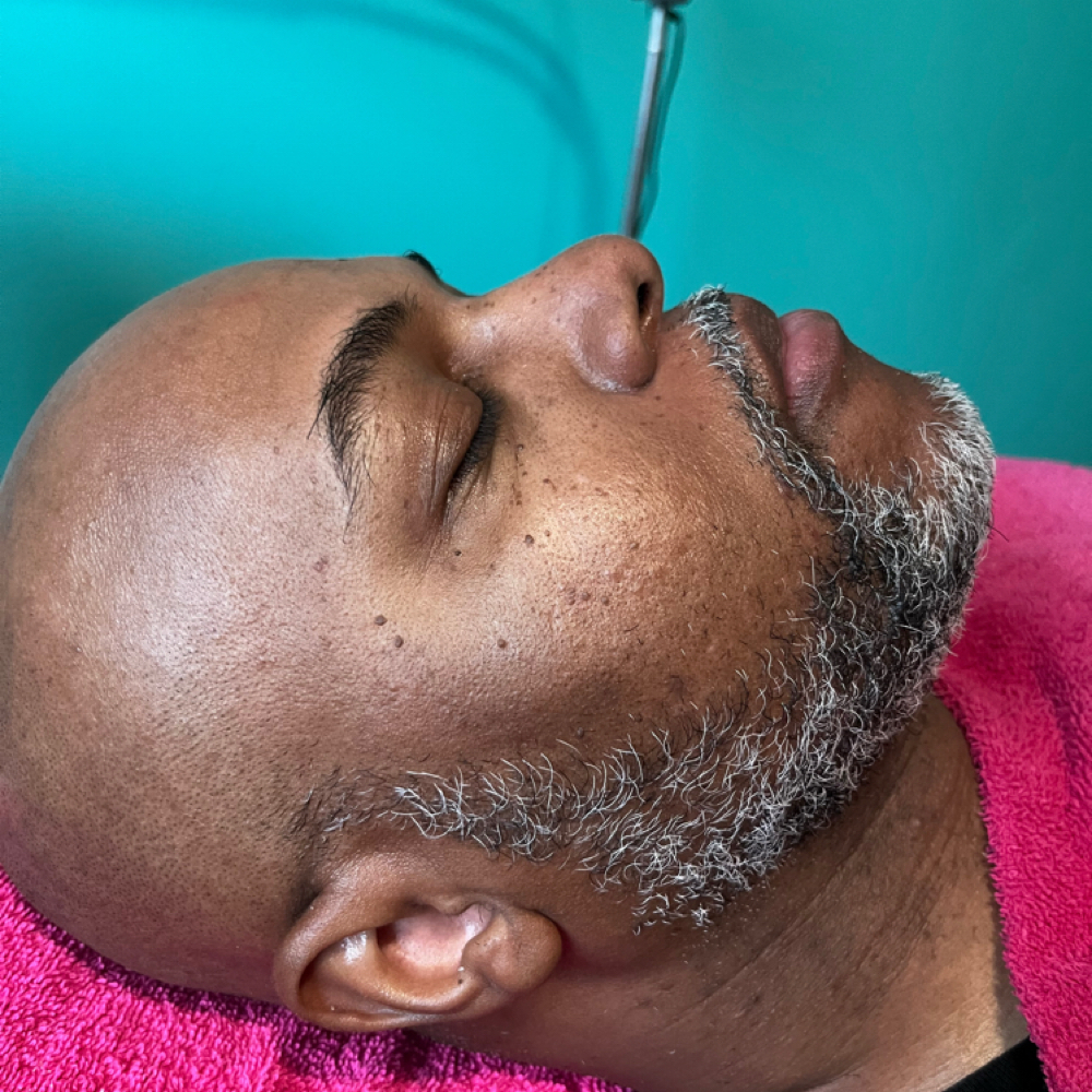 Gentlemen’s Facial at Queen Mary Cosmetics in Raytown, MO