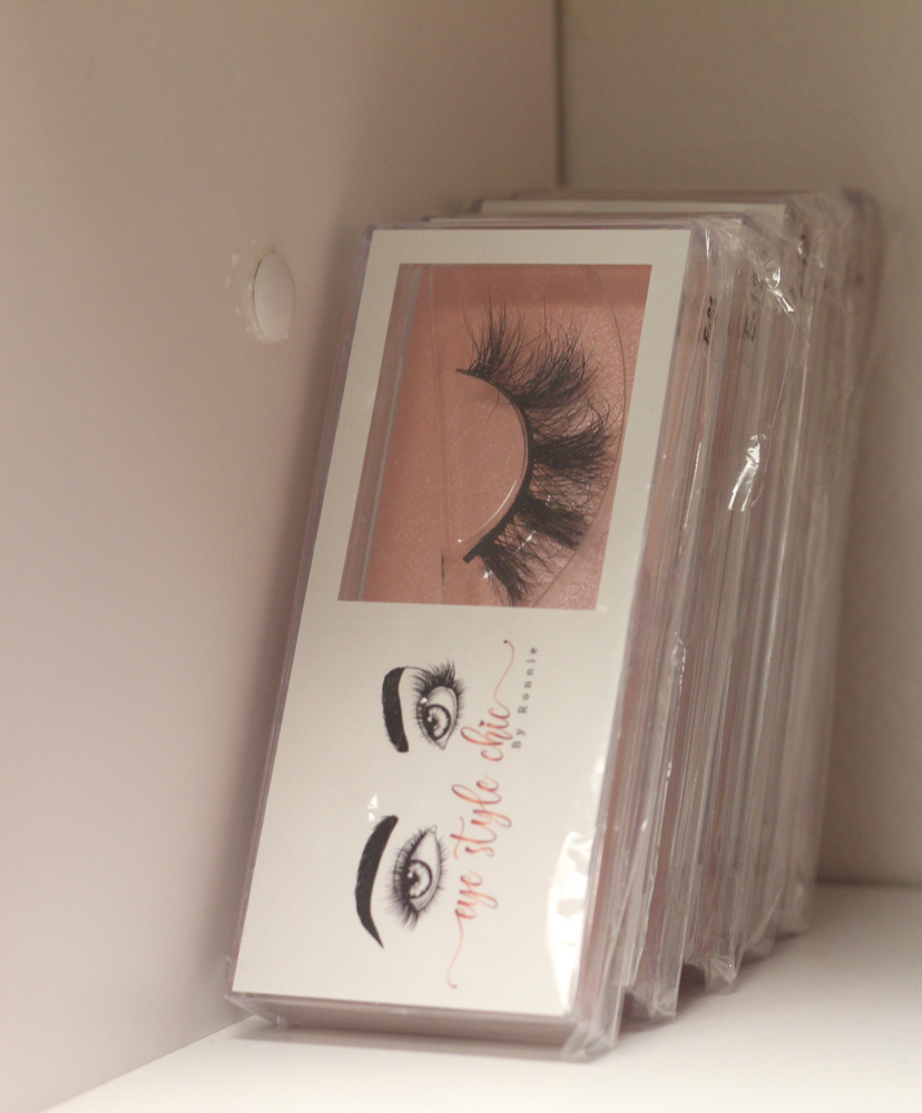 Lash Strip Application