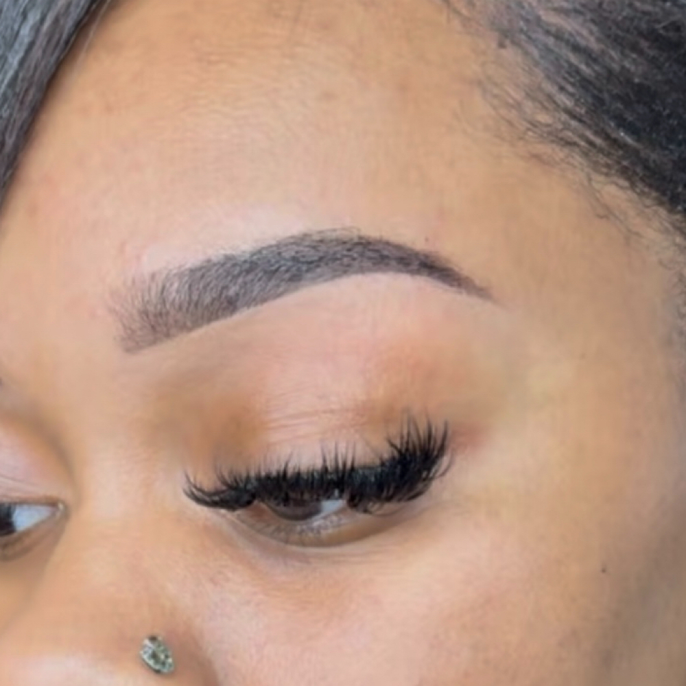 Luxé Lash Clusters at Ebony Chanté in Bridgeton, MO