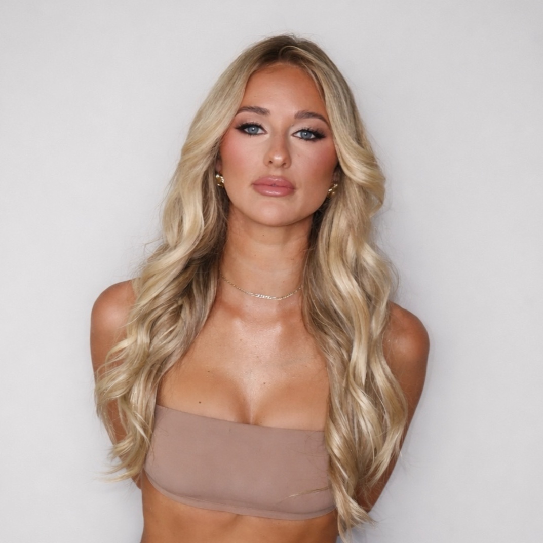 Blow Dry Style + Curl at Dolls By Sophia in Miami Beach, FL