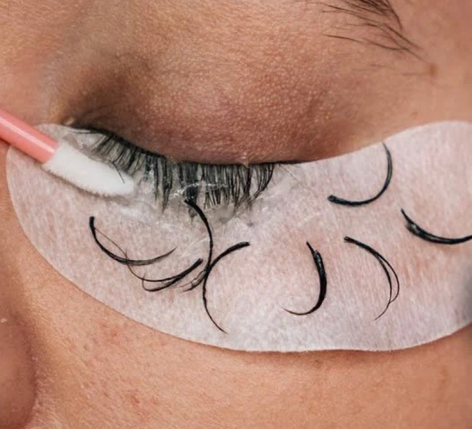 Lash Removal
