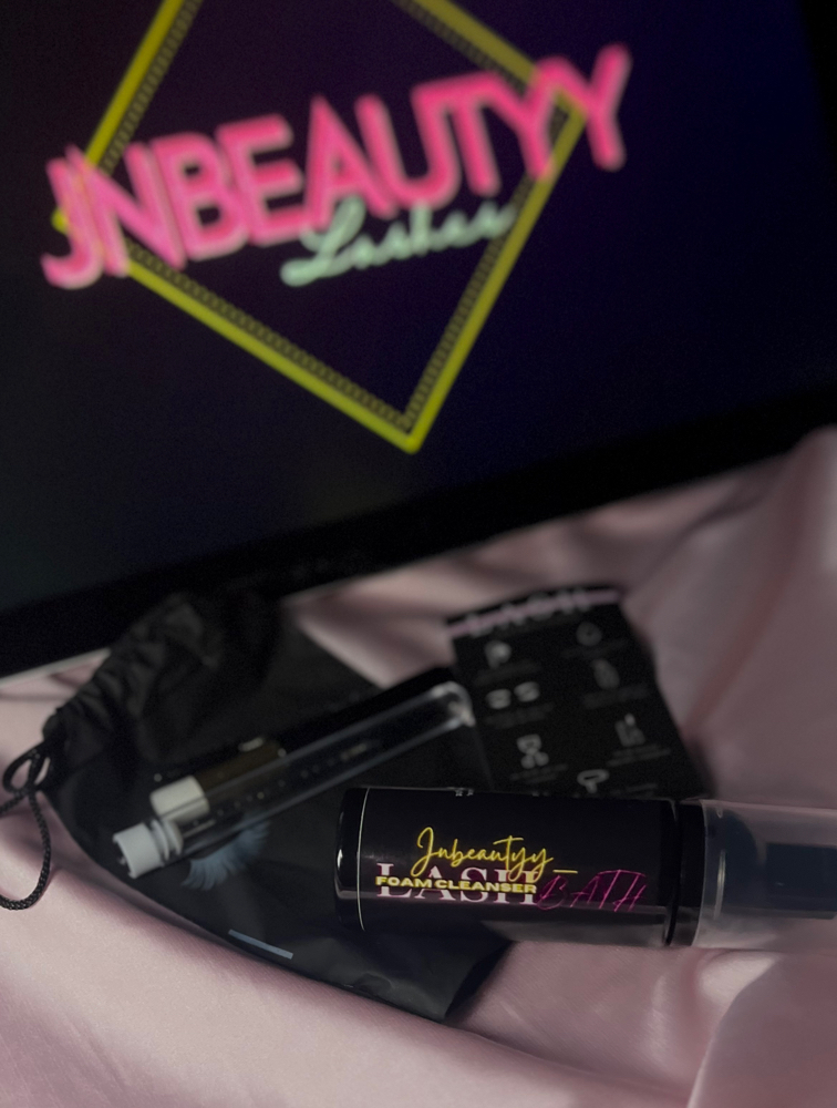 Black Lash Foam Cleanser