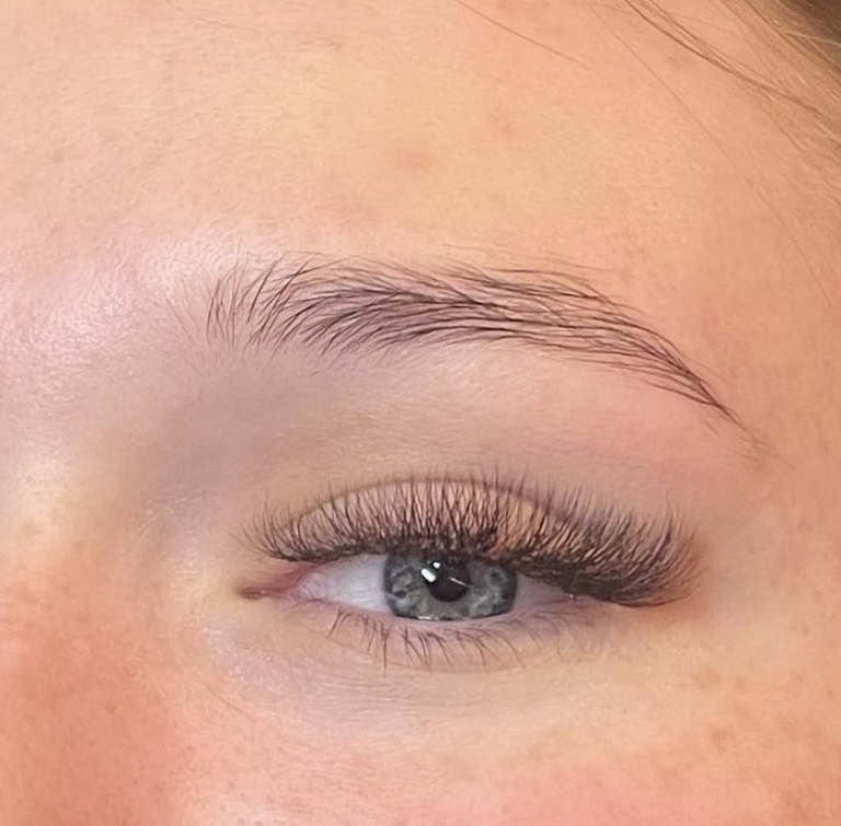 Soft Hybrid Lash Extensions Infill