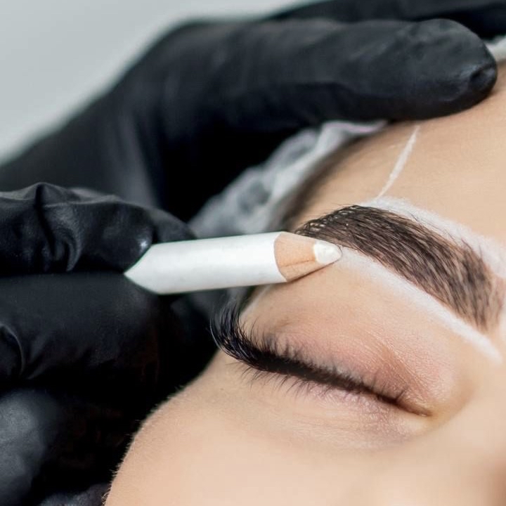 Brow Lamination & Tint
