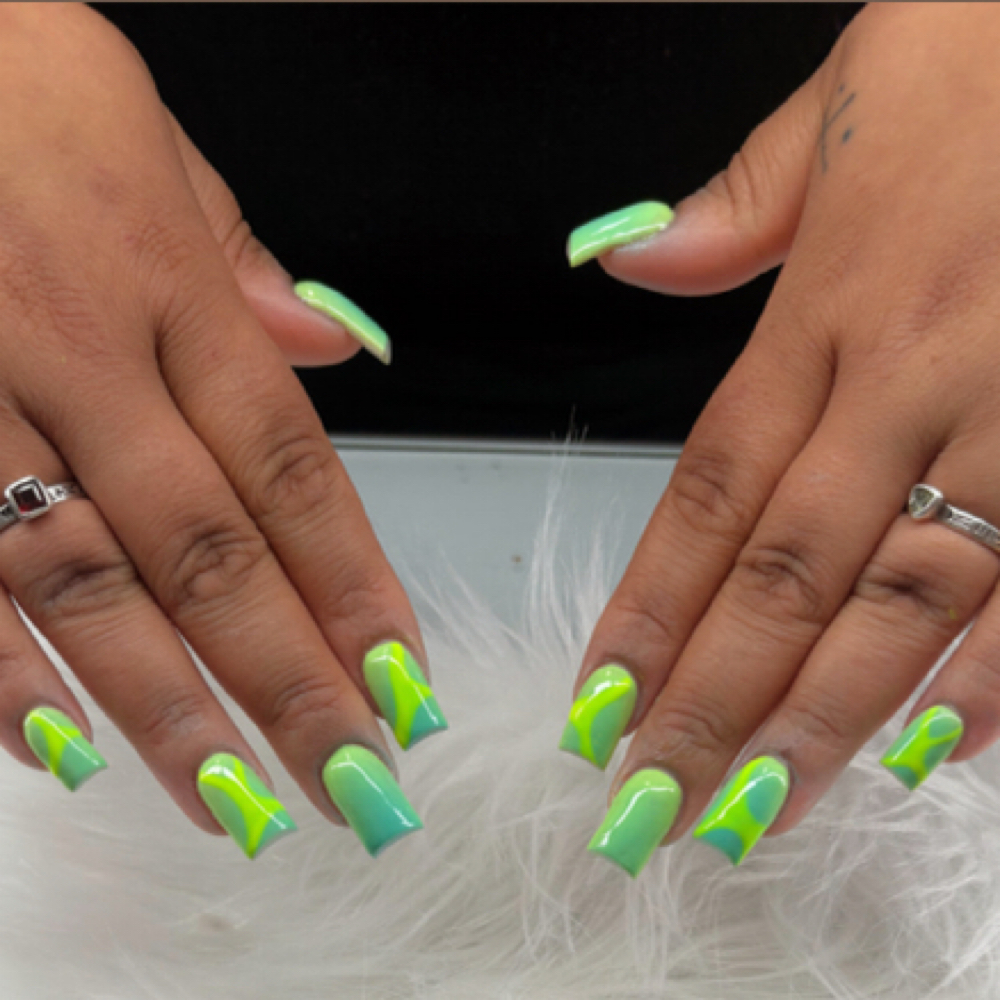 SHORT acrylic Full Set at Acrylics by Avery in Fremont, OH