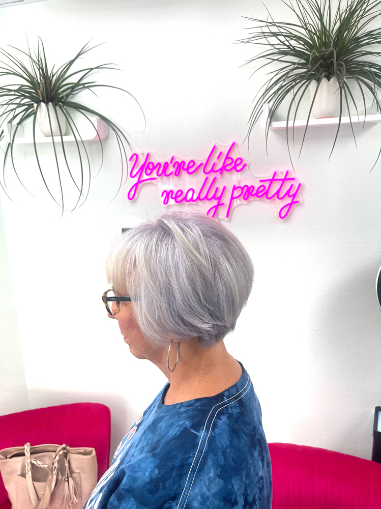 Short/medium haircut