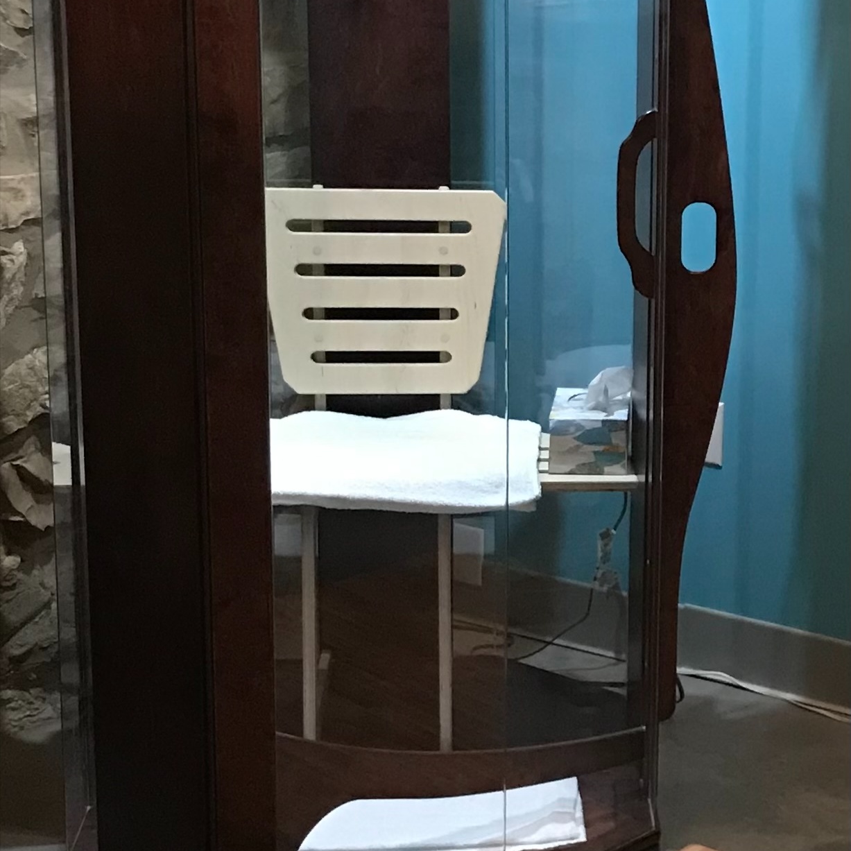 Salt Booth 15 min at Essentials in Norton, KS