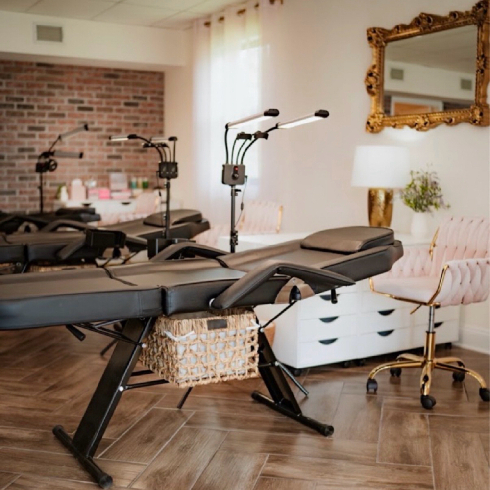 Lash Extension Consultation at Pretty When You Cry Beauty in Milton, FL