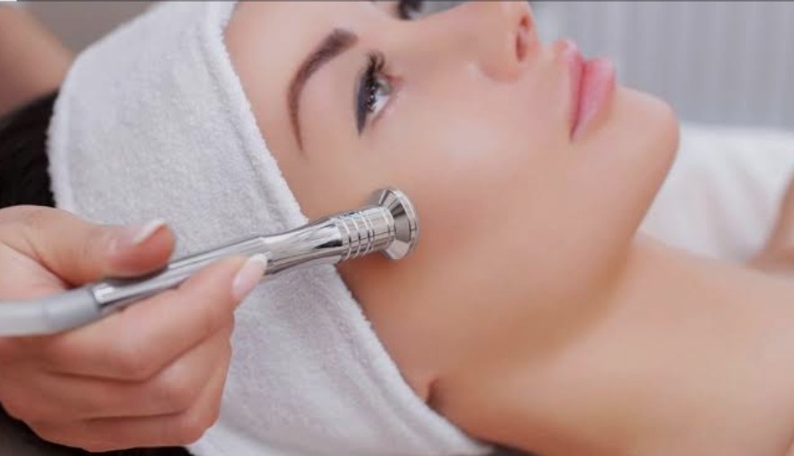 Cold PLASMA facial