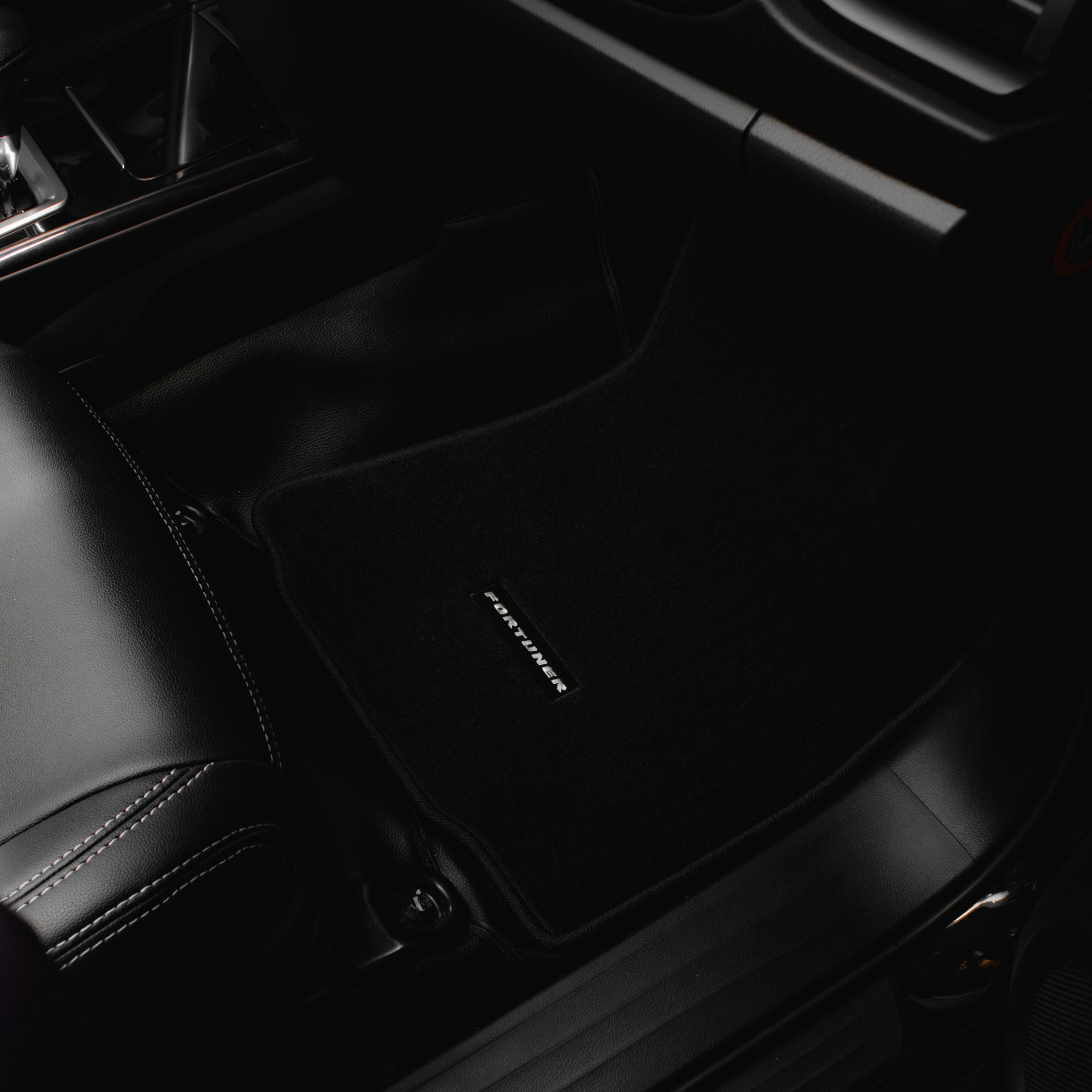 Vacuum SUV/Truck/Van at Noir Finish