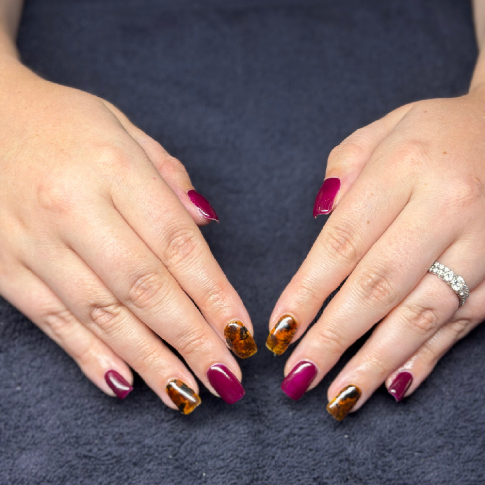 Builder Gel Fill - Minimal Design at Nails by Rylee B in Cedar Rapids, IA