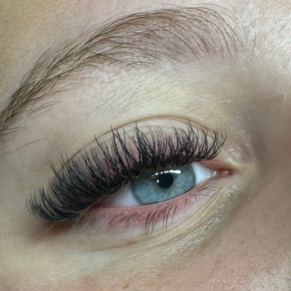 Hybrid 3 Week Fill 14-21 Days at LBA Lashes (Lashes by Ashja,LLC) in Ladysmith, WI