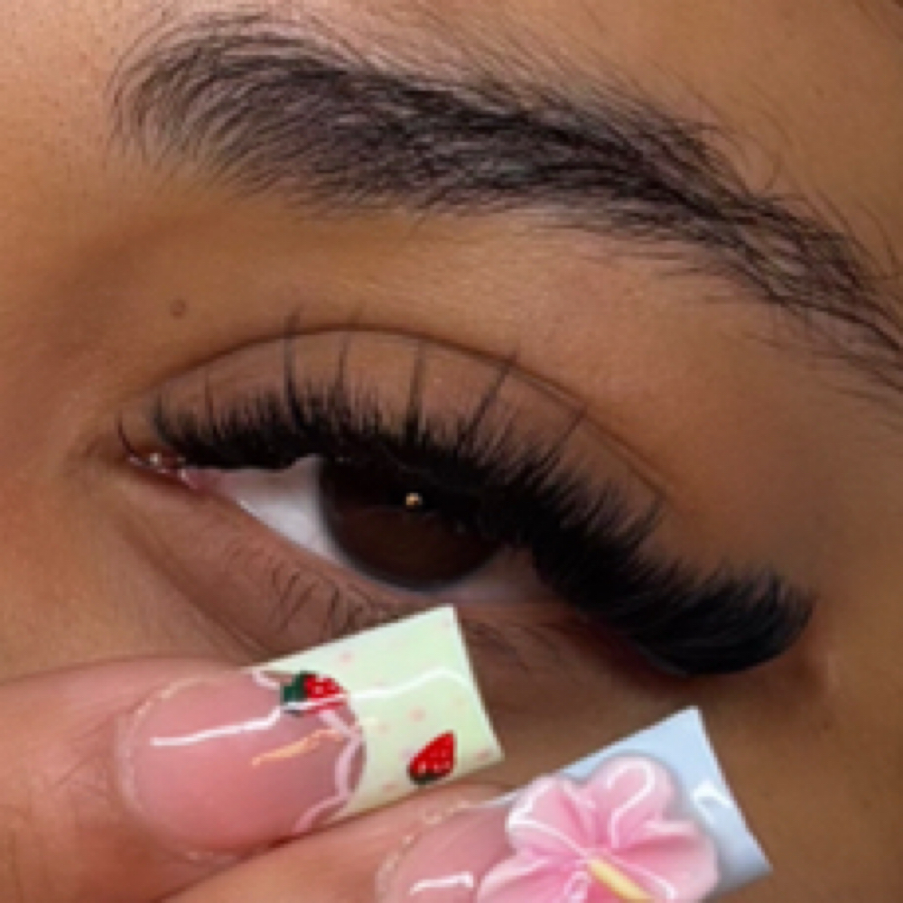 Wispy Volume at R Method Esthetics LLC in Methuen, MA