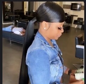 Sleek ponytail No Bang (if Natural)