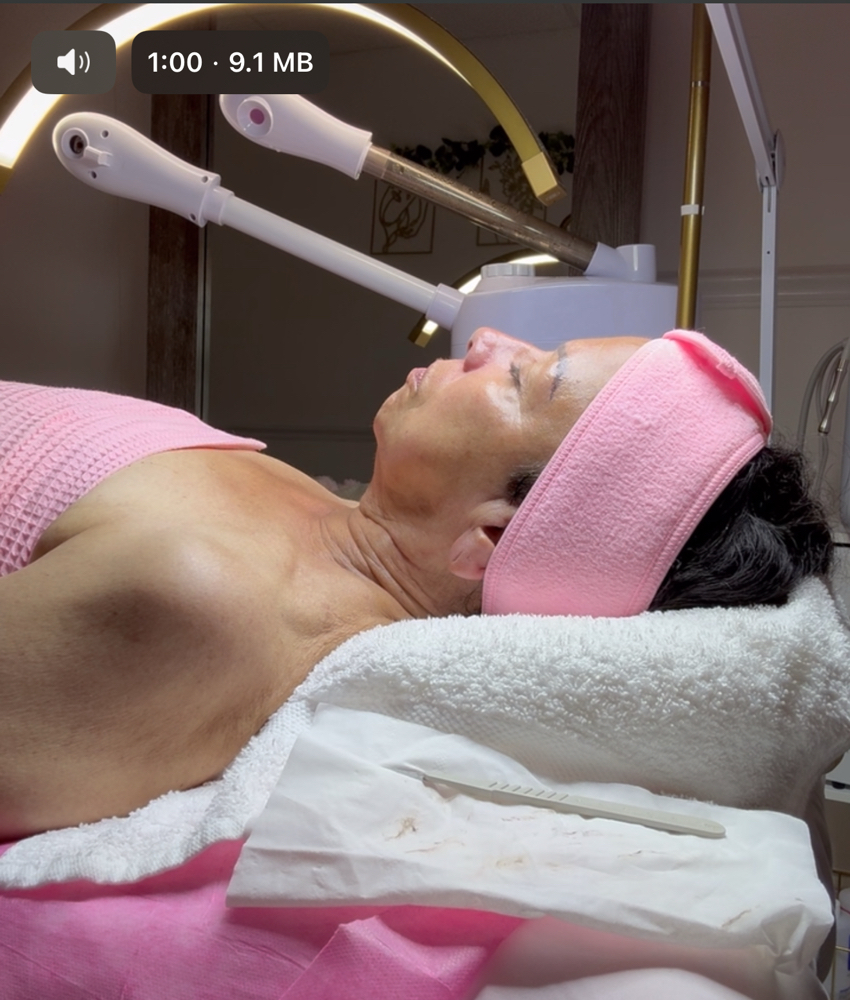 ✨ DERMAPLANING FACIAL