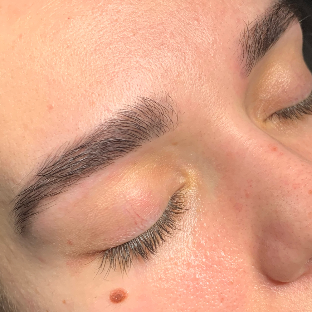 Permanent eyebrow makeup