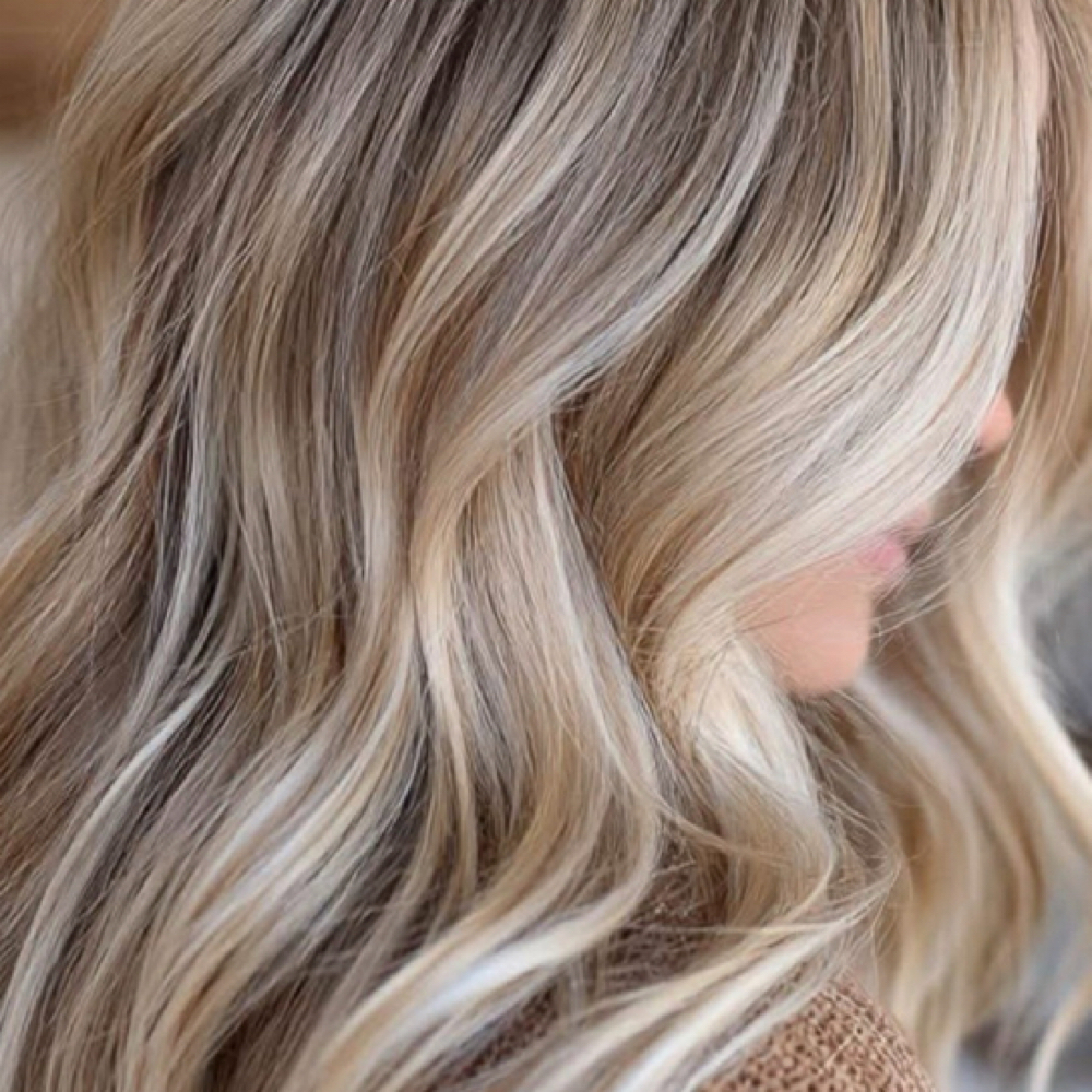 Custom Blonding Session at Naihomi’s Hair Studio in Fort Myers, FL