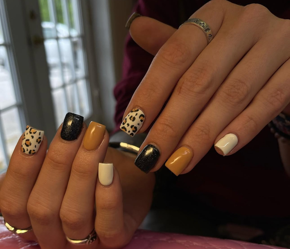 acrylic fill in minimal design