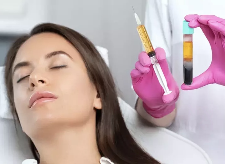 ✨Vampire Facial ( PRP) 🧛‍♀️🩸✨