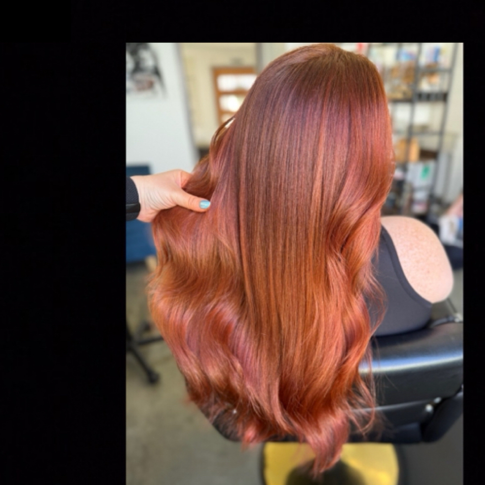 Glossing at Solo Salon in Port Townsend, WA